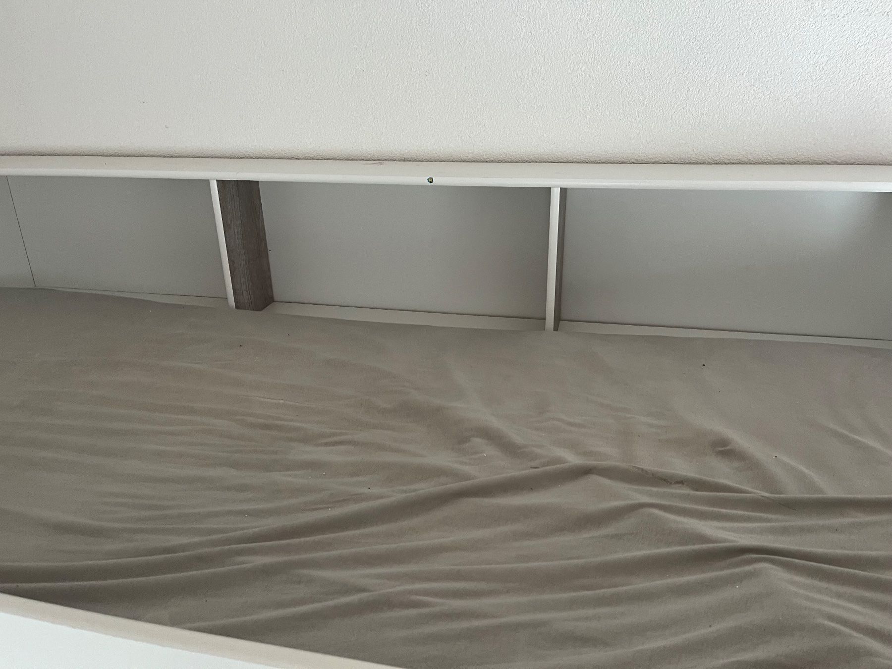 Letti: Lit mezzanine avec bureau et rangement – Usato da Dompierre FR venduto da matmath 8
