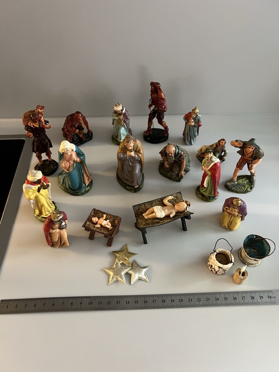 Statuette: Krippenfiguren Set mit Tieren   – Usato da chur venduto da Ika11