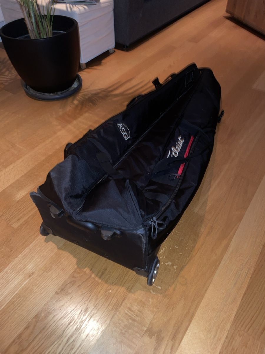 Titleist Taschen: Titleist Golftasche Reisetasche mit Rollen! – Gebraucht aus Andelfingen von Chiquilla0 2