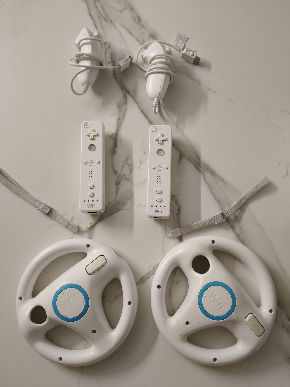 Nintendo Controller: Nintendo Wii Set: 2 Controller & 2 Lenkräder, Top Zustand! – Usato da Oensingen venduto da ece_8k7q