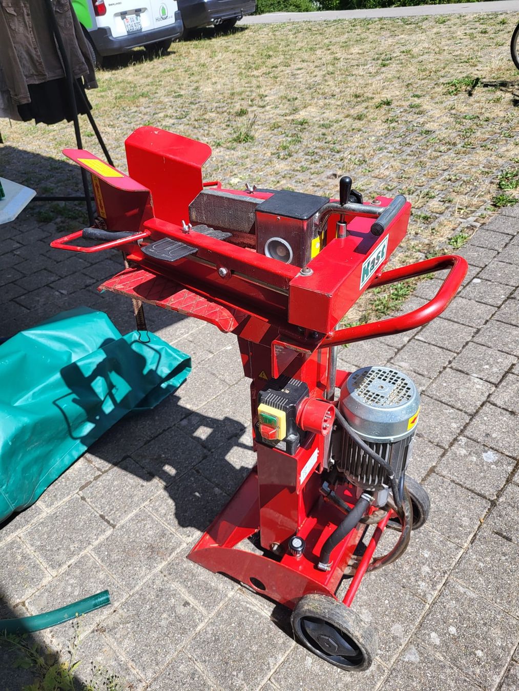 Tutte le macchine: Kast Holzspalter Preus verhandelbar abholbar in Wolfhalden – Usato da Wittenbach venduto da ValentinaG 4