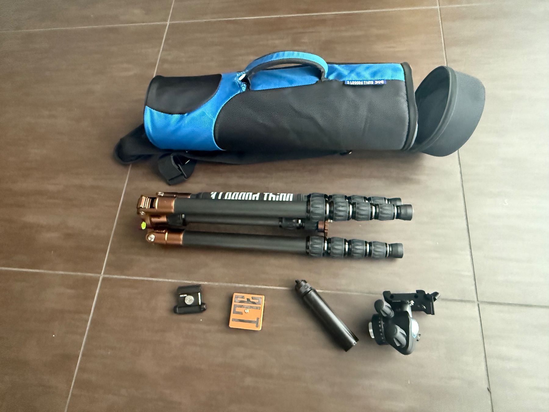 Trépieds & Accessoires: Carbon Stativ 3 Legged Thing X1.1 Brian Evolution 2 + Cullma – D'occasion à Hellbühl par Rodgers67