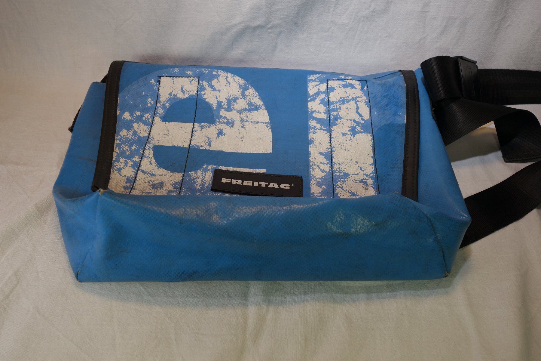 Freitag Taschen: Tasche FREITAG, Schultertasche, Messenger Bag – Gebraucht aus Duggingen von doogbua 2