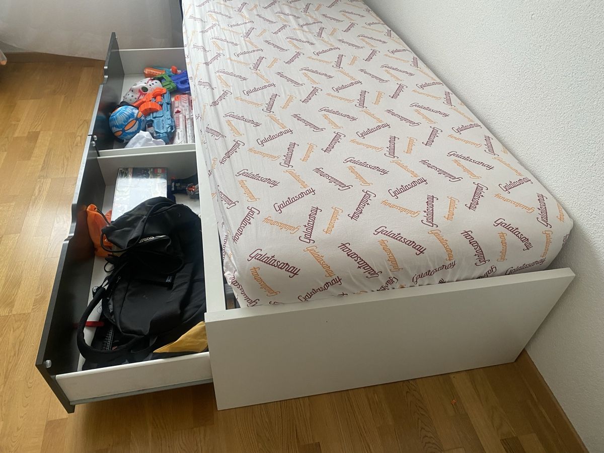 Letti: Bequemes Einzelbett mit Schubladen, Matratze – Usato da Samstagern venduto da mini22 3
