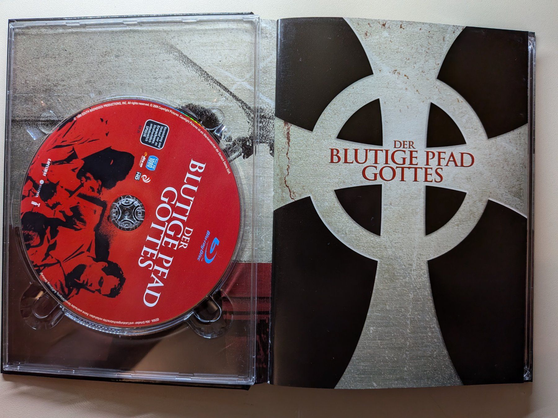 Tous les DVDs: Der Blutige Pfad Gottes - Mediabook [Blu-ray+2DVDs] – D'occasion à Port par gecotom 2