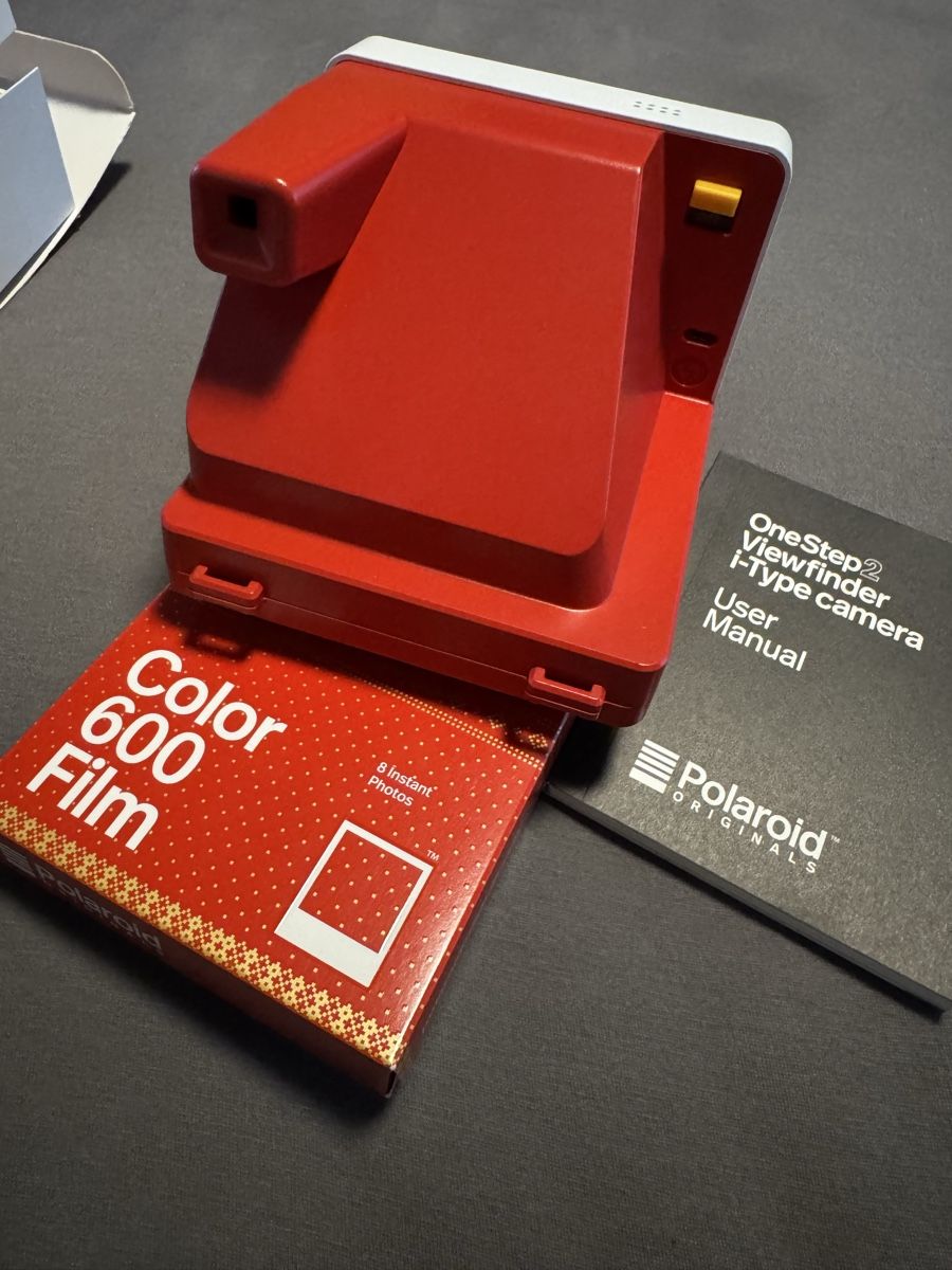 Polaroid Fotocamera: Polaroid OneStep2 Everything Box Red Limited Edition – Usato da Wauwil venduto da RaFiLa 2
