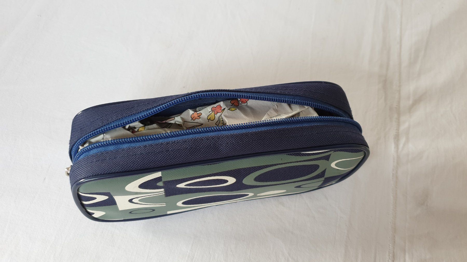 Astucci : Stifte-Etui Stoff Blau/Grau – Nuovo (secondo la descrizione) da Biel/Bienne venduto da bormida42 1