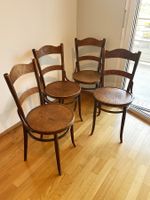4 Stühle Holz mit Verzierung guter Zustand
