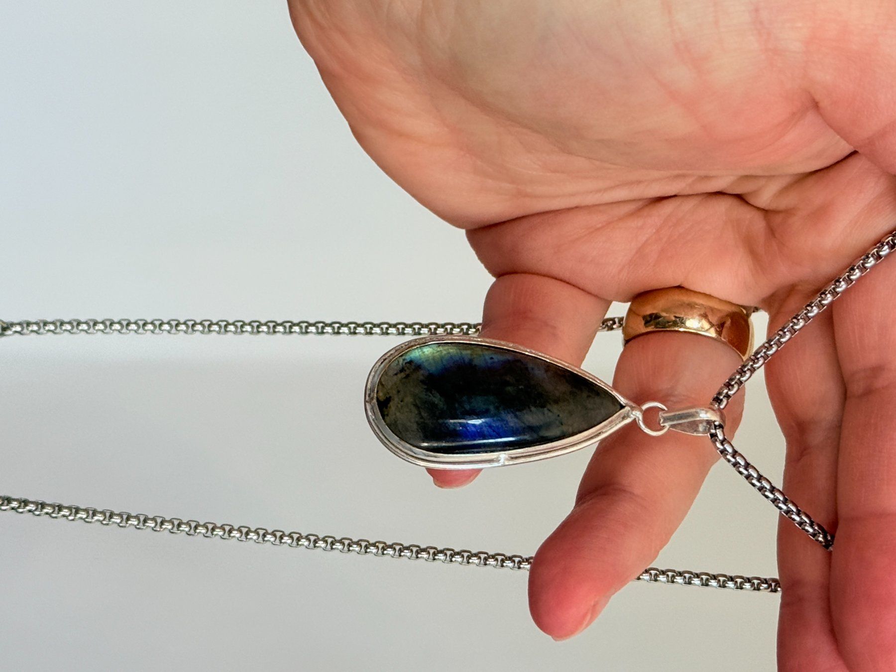 Ketten: Collier Labradorite , élégant et unique ✨ – Neu und originalverpackt aus Genève von AWWA 2