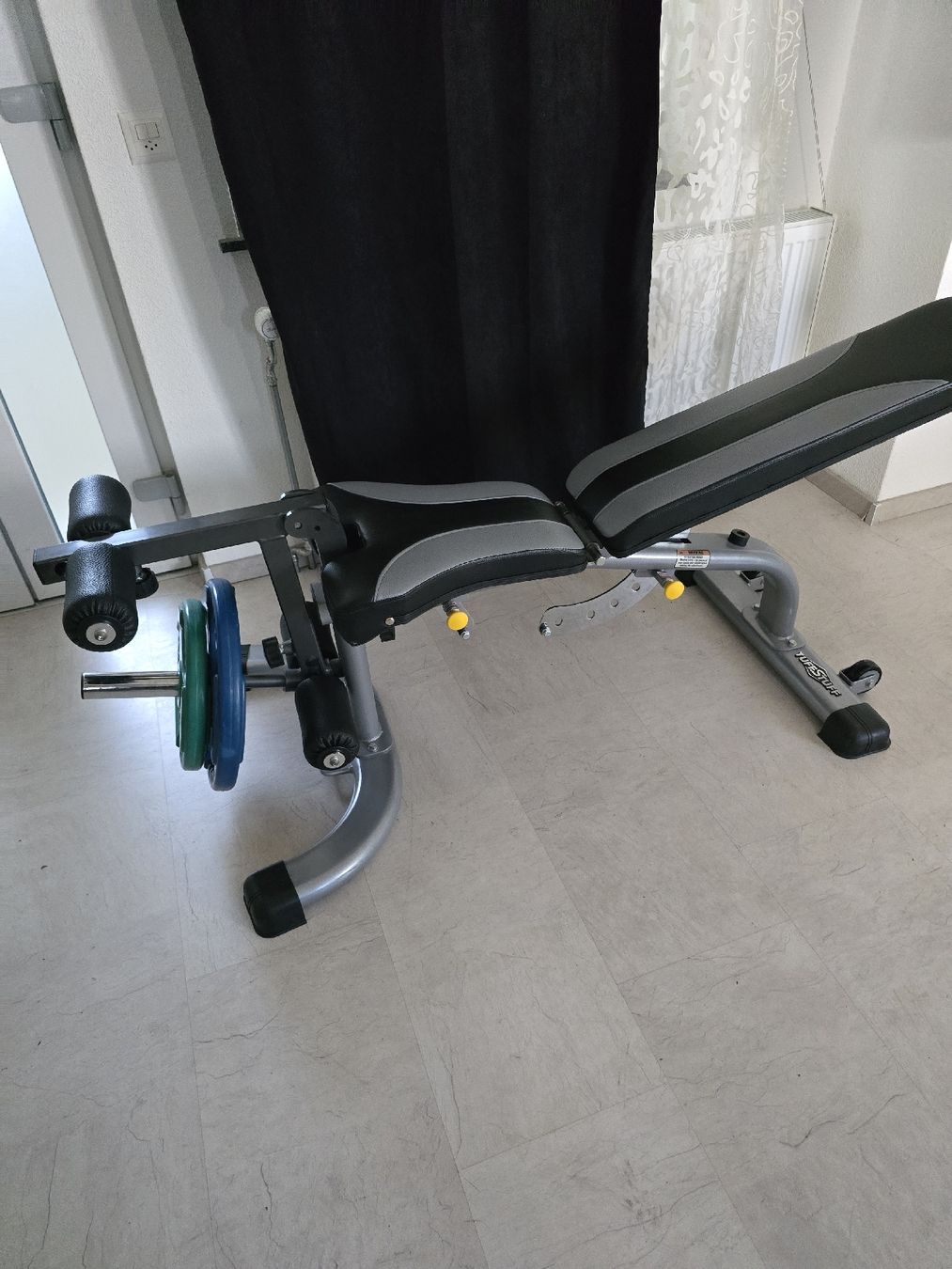 Hometrainer: Tuffstuff Hantelbank mit Gewichte – Usato da Derendingen venduto da S.Skorbi 1