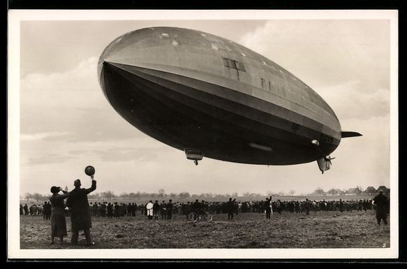 Bilder & Poster: AK Zeppelin L.Z. 129 in der Luft – Gebraucht aus Berlin von bartko-reher