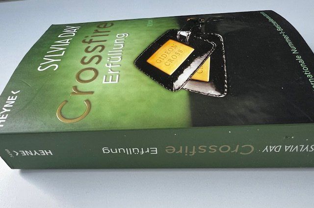 Libri: Crossfire 3 - Erfüllung von Sylvia Day – Usato da Zürich venduto da popcorn67 1