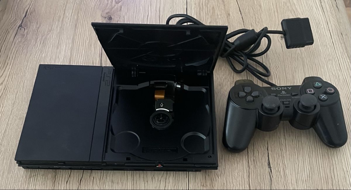 Sony Console: DEFEKT SONY PLAYSTATION 2 SLIM mit CONTROLLER DEFEKT – Difettoso da Plons venduto da wartauchris 2