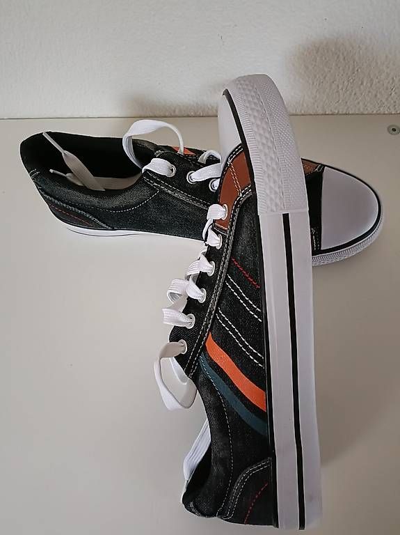 Scarpe da uomo: Schuhe Herren / Sneaker / Freizeitschuh HAZARD / Grösse 44 – Usato da Seedorf UR venduto da Chiefaid 1
