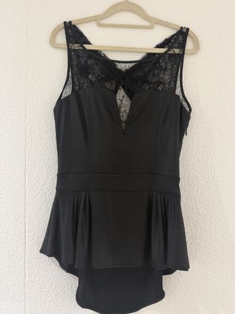 GUESS Damen Top Gr. M – Schwarz mit Spitze