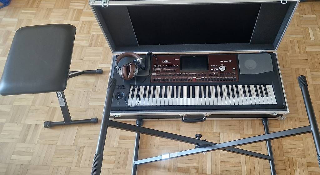 Korg Strumenti musicali: Korg Pa 700 neuf clavier arrangeur pro – Usato da Sion venduto da greg1898