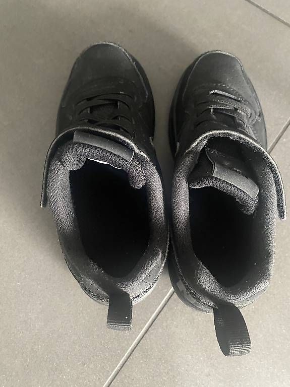 Nike Scarpe per ragazzi: Schwarze Nike, Grösse 28, – Usato da Trübbach venduto da alf_5fpf 4