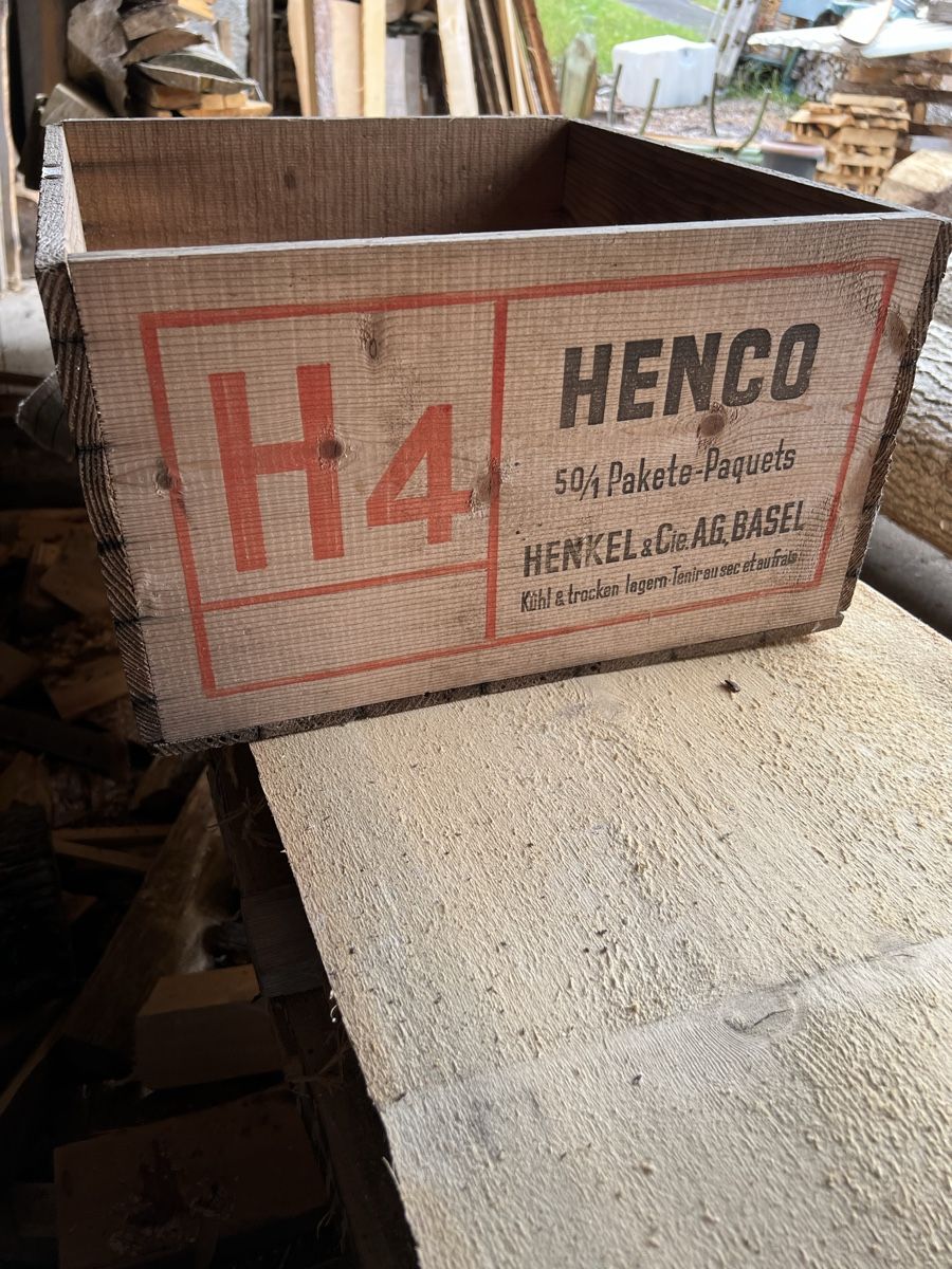 Caisses de transport: Holzkiste Henkel – D'occasion à Ebnat Kappel par butterfly60
