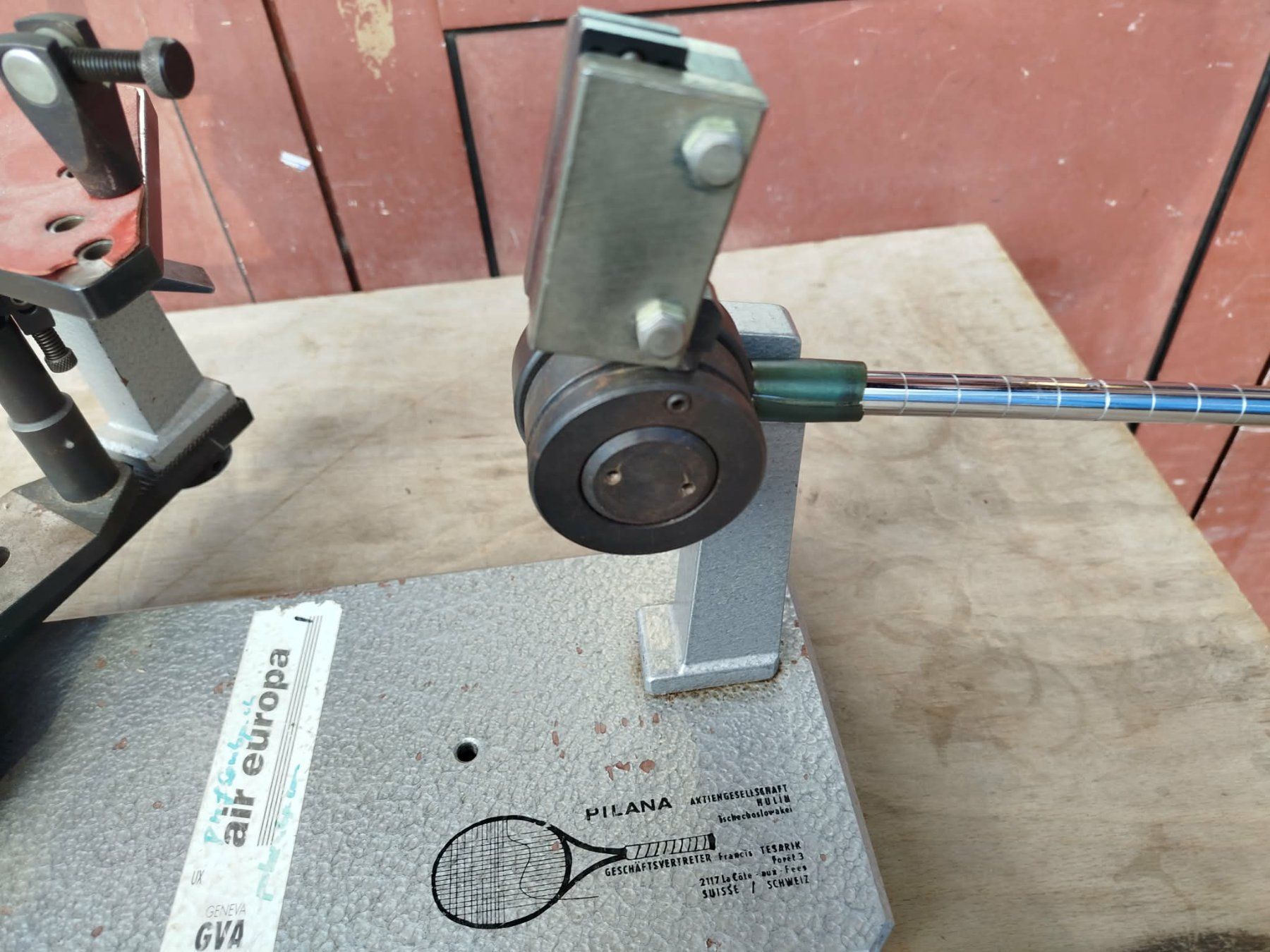 Tutti gli attrezzi: Machine à corder les raquettes de tennis. – Usato da La Chaux-de-Fonds venduto da Emmaus2300CDF 4
