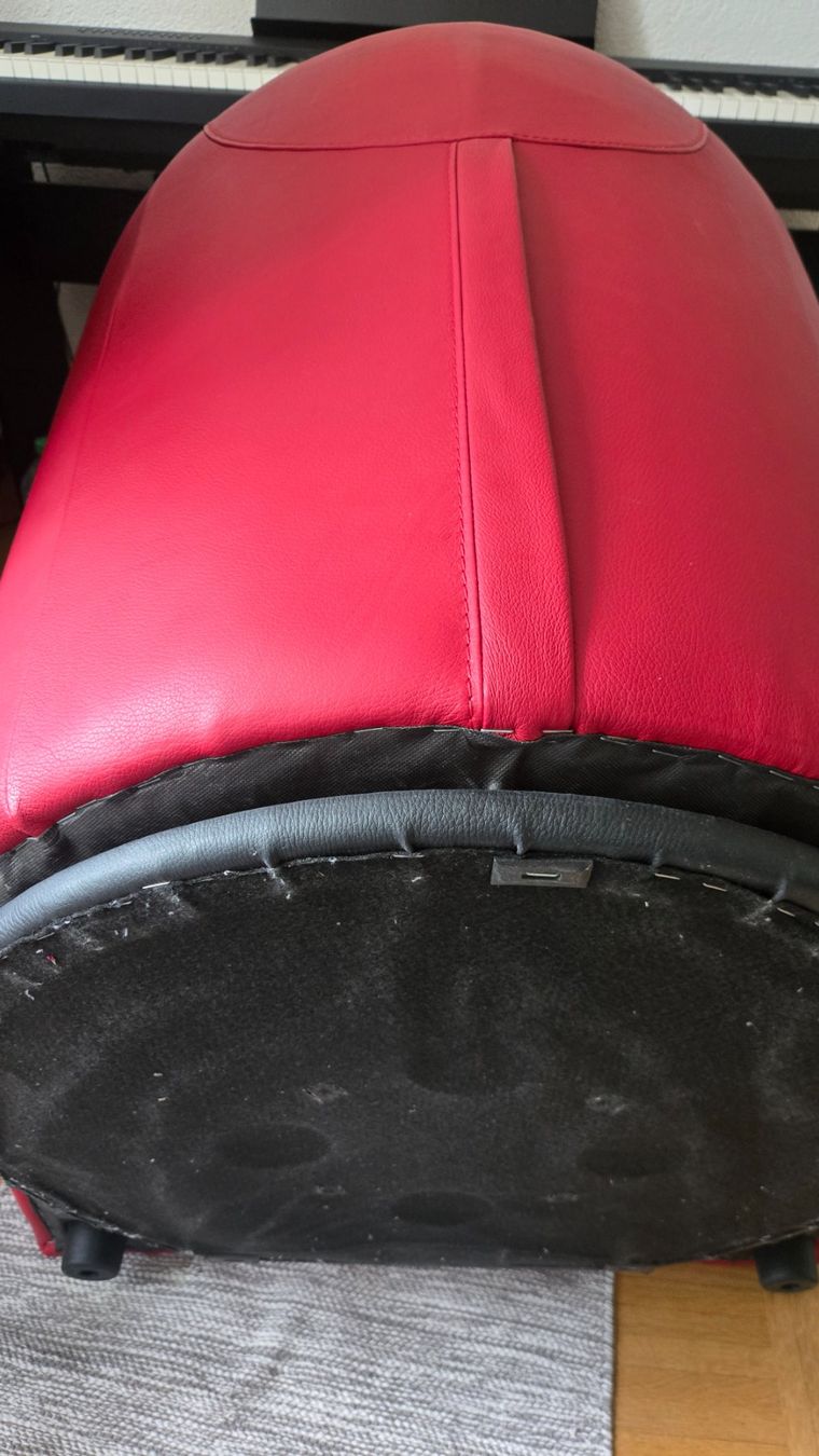 Poltrone: Eleganter roter Drehsessel / Clubsessel – Usato da Niederwangen BE venduto da Akaska 2