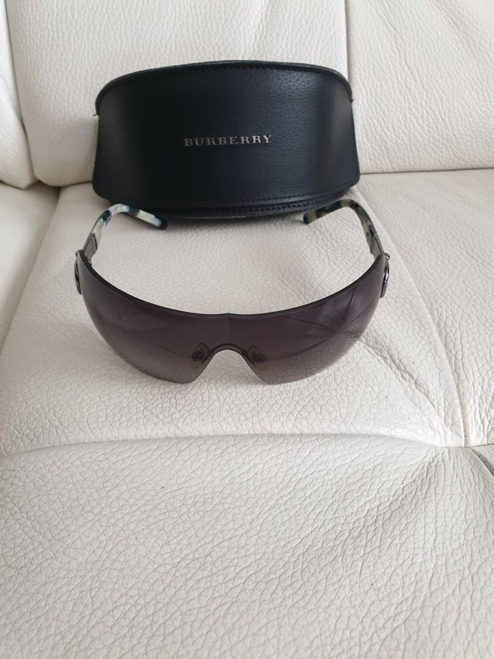 Burberry Occhiali & Lenti: ❤Burberry Sonnenbrille❤ – Usato da Goldach venduto da Wave82