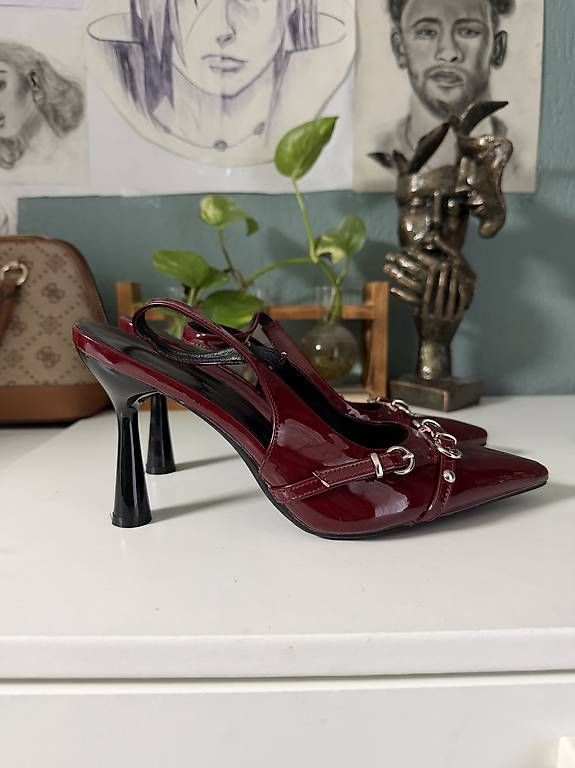 Chaussures femmes: Bordeauxrote Lackpumps  – D'occasion à Hölstein par Pivu 1