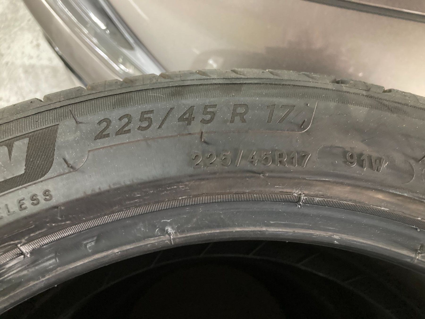 Michelin Pneus & Kompletträder: 225/45R17 Sommerpneu Michelin – Gebraucht aus Cham von WB2223 2