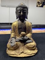 Bronze Buddha aus Tibet mit Lotus 18K Gold Anstrich