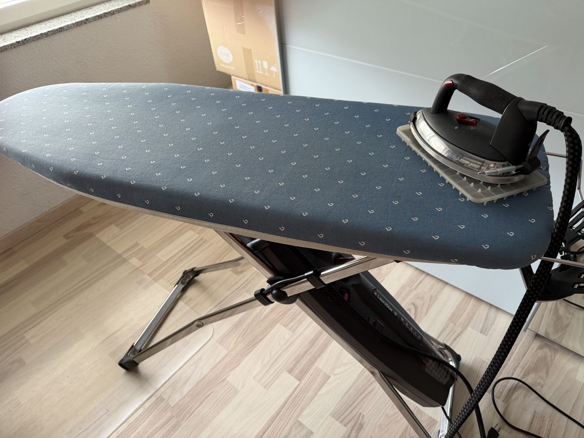Laurastar Fers à repasser: Bügelstation/ Laura Star – D'occasion à Ebikon par M5P5G50