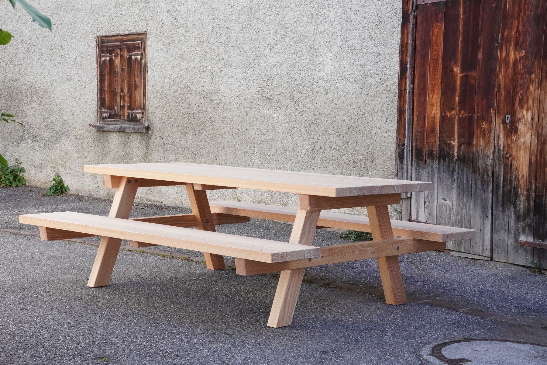 Set tavolo e sedie: Tischgarnitur Dartet aus Lärche – Nuovo e nell'imballaggio originale da Lohn GR venduto da Nilo87 1