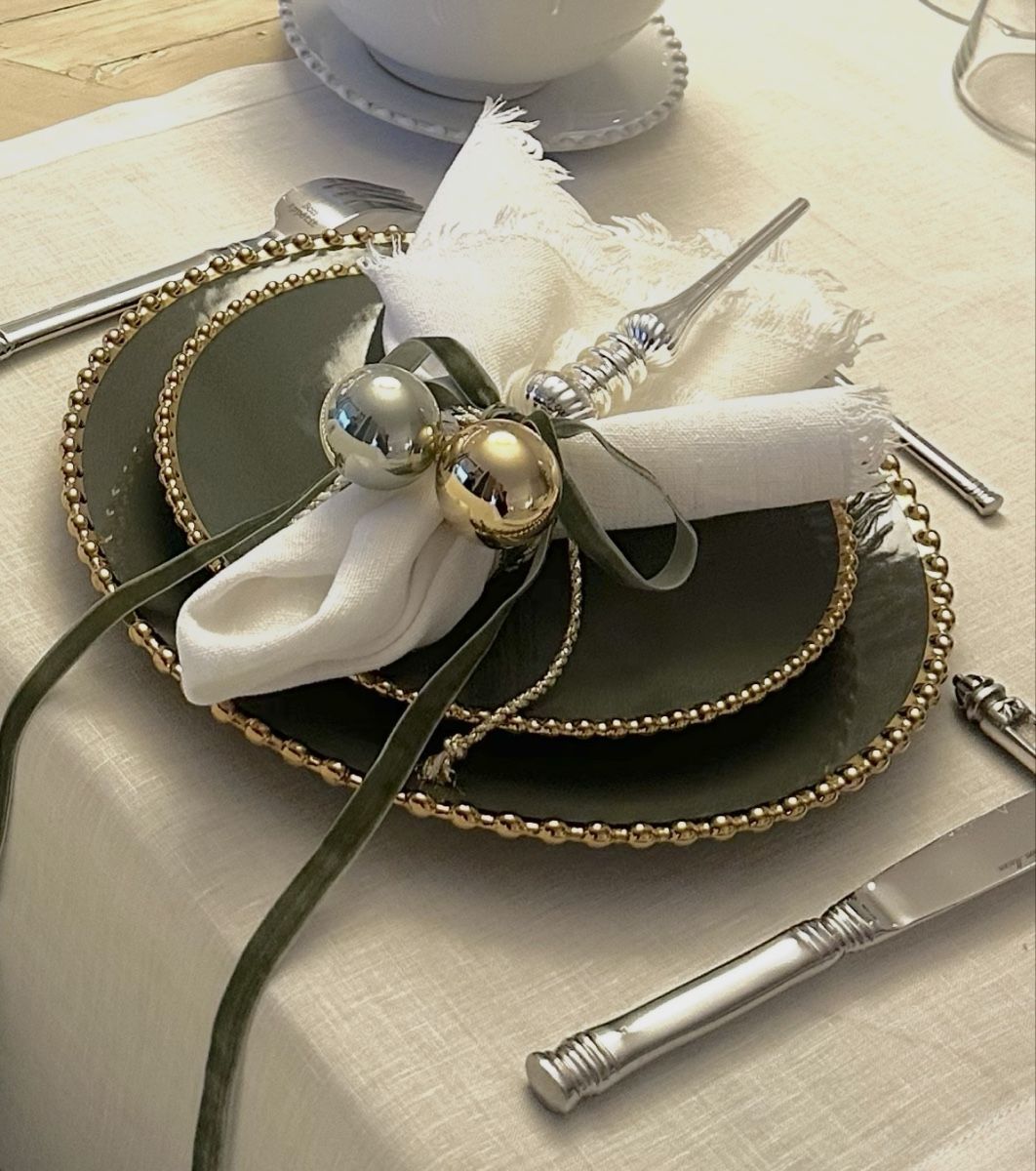 Set di piatti: Geschirrset dunkelgrün mit gold – Nuovo (secondo la descrizione) da Cham venduto da ben_8jv6 1