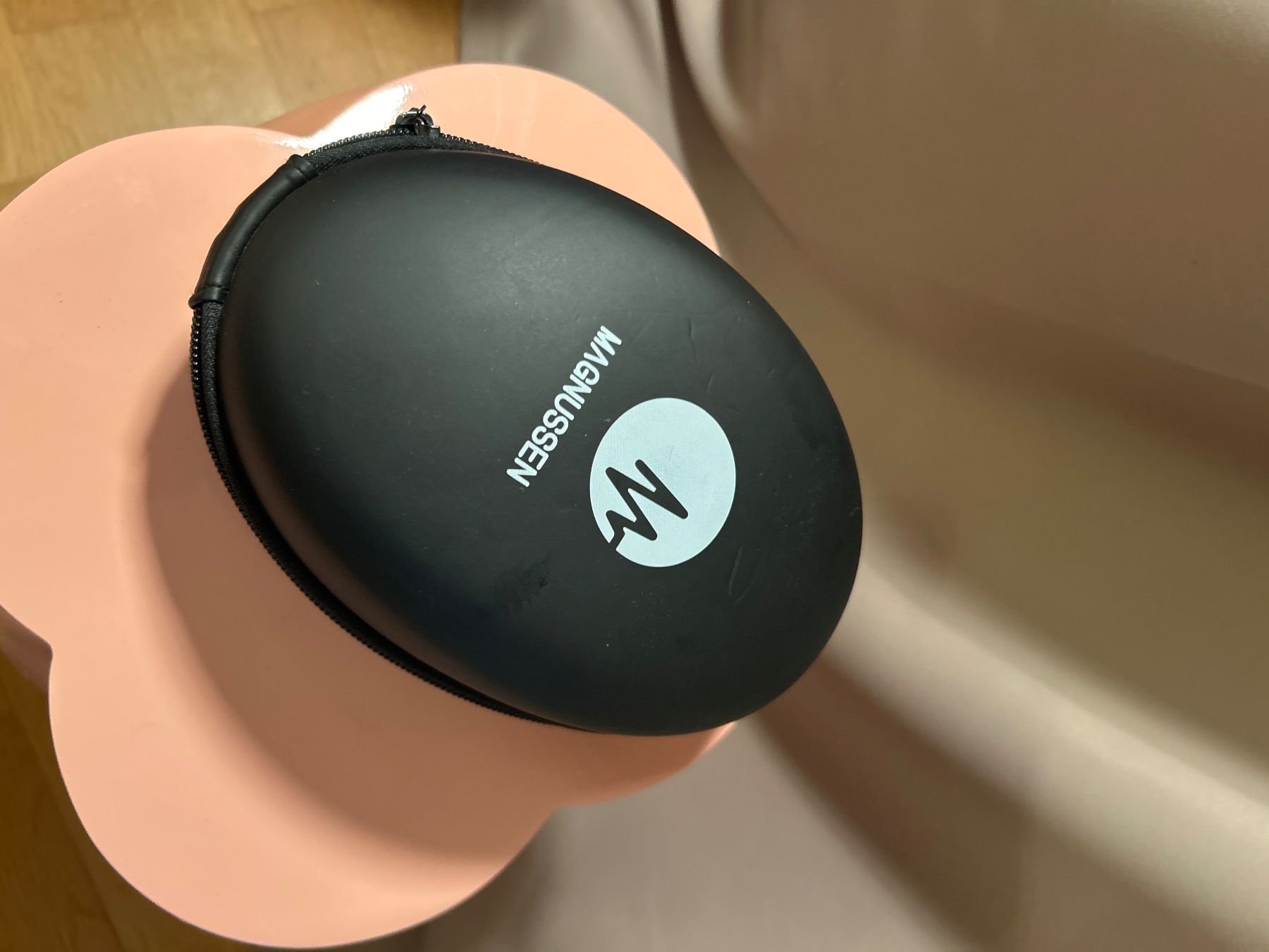 Casques audio: Magnussen Kopfhörer mit Etui – D'occasion à zuerich par rotezora03 1