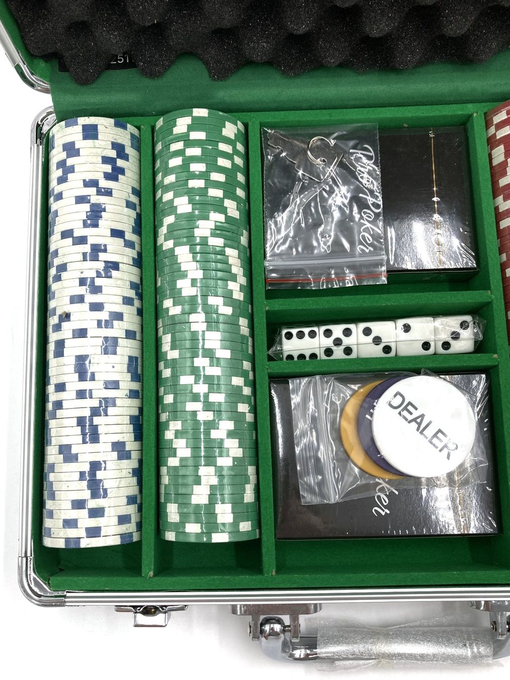 Giochi: ENNE | Pro Poker | Pokerkoffer | 200 Chips | Alu – Nuovo (secondo la descrizione) da Wittenbach venduto da Restwert_St-Gallen 2