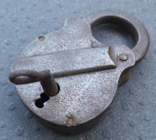 Antikes Vorhängeschloss aus Schmiedeeisen, funktioniert