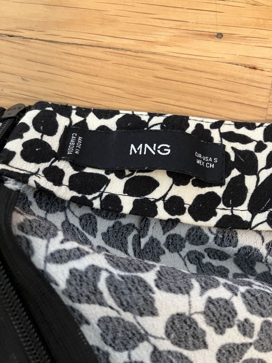 Mango Röcke: Rock Mango schwarz weiss Grösse S, mit Schlitz – Gebraucht aus Basel von aleksbalks 1