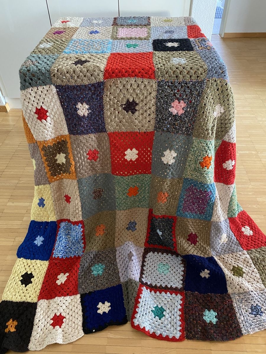 Couvertures: Granny Square Blanket multicolored crochet handmade – D'occasion à Nürensdorf par bit_2xml