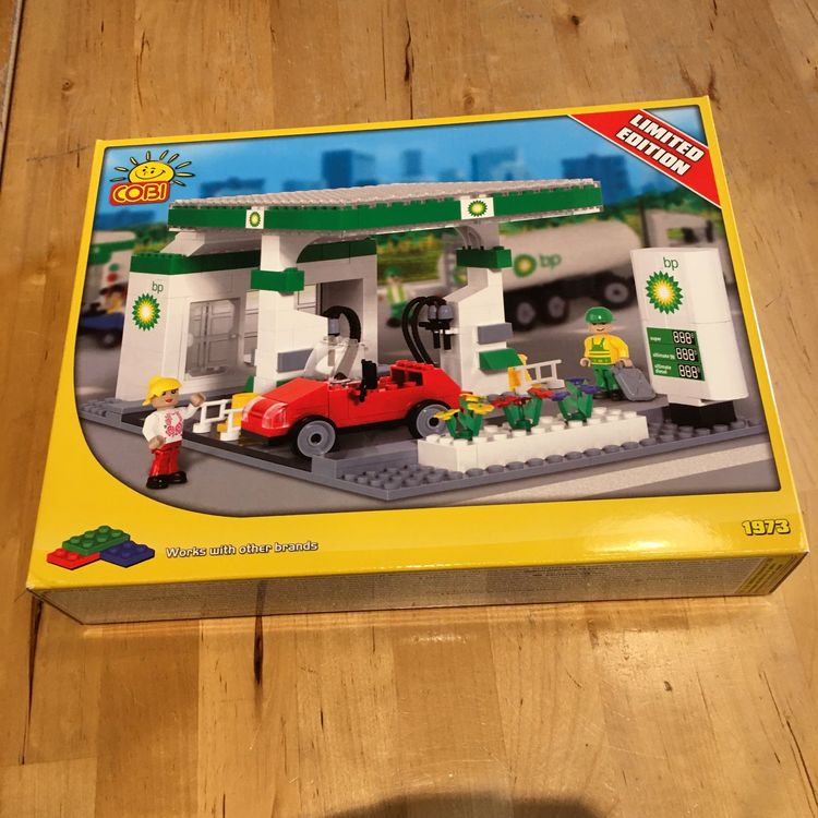 439372_8