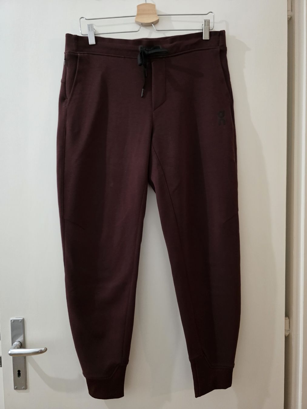 Pantaloni: ON Sweat Pants – Usato da Genève venduto da ant_5hwp 1