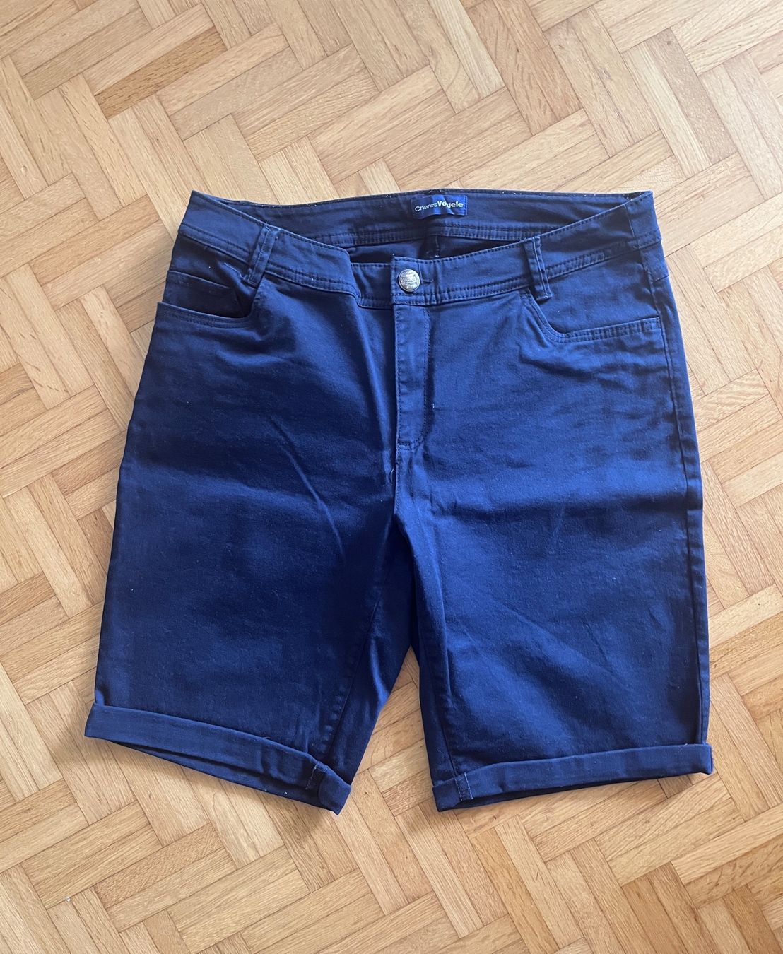 Pantaloni: Damen Shorts Grösse 40 – Usato da Ittigen venduto da Luky37