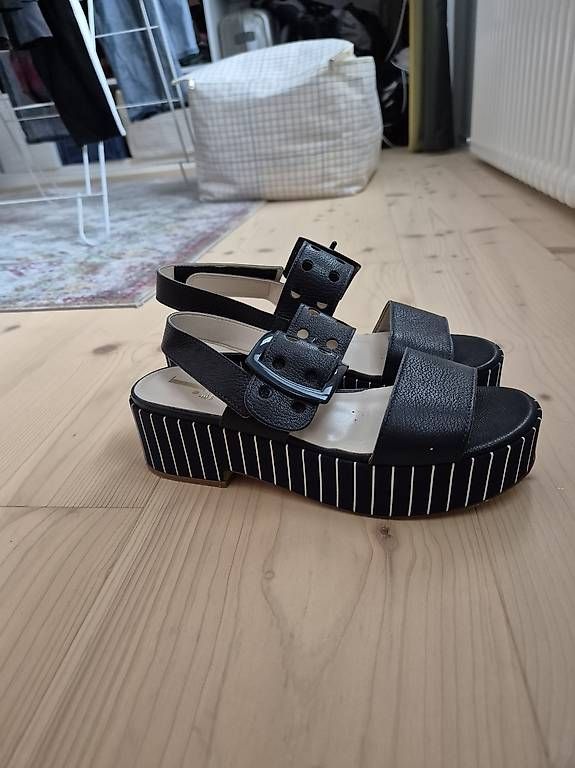 Scarpe da donna: Sandalen von Jeannot Gr. 38 – Usato da St. Gallen venduto da olivanna