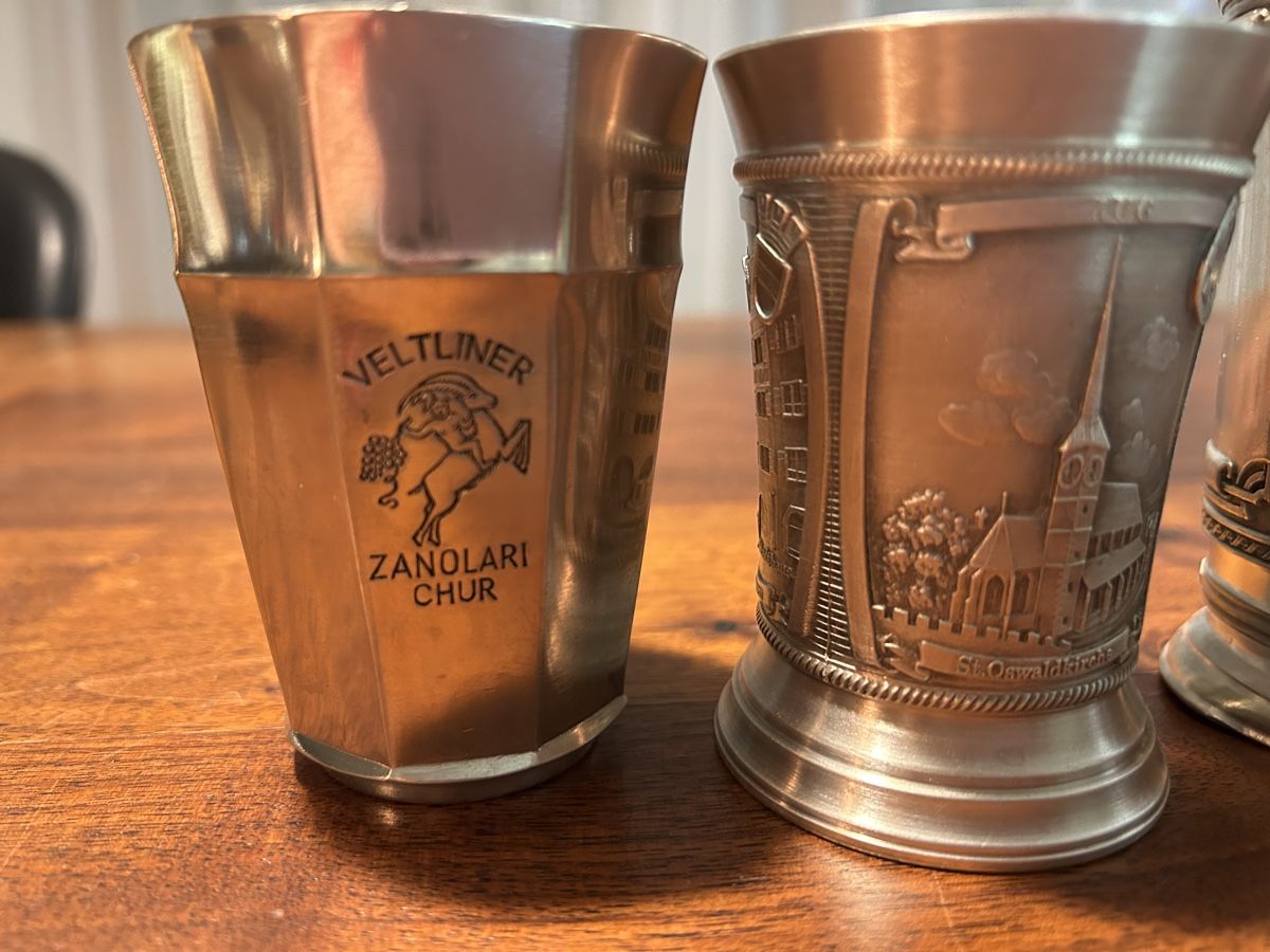 Tutte le decorazioni: 4er-Set antike Zinnbecher  mit Motiven – Usato da Zürich venduto da Sofaking1979 2