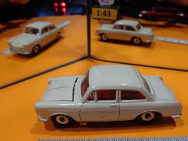 Volkswagen 1500  1:43 (ohne Box) Dinky No.144 GB    > (H2)