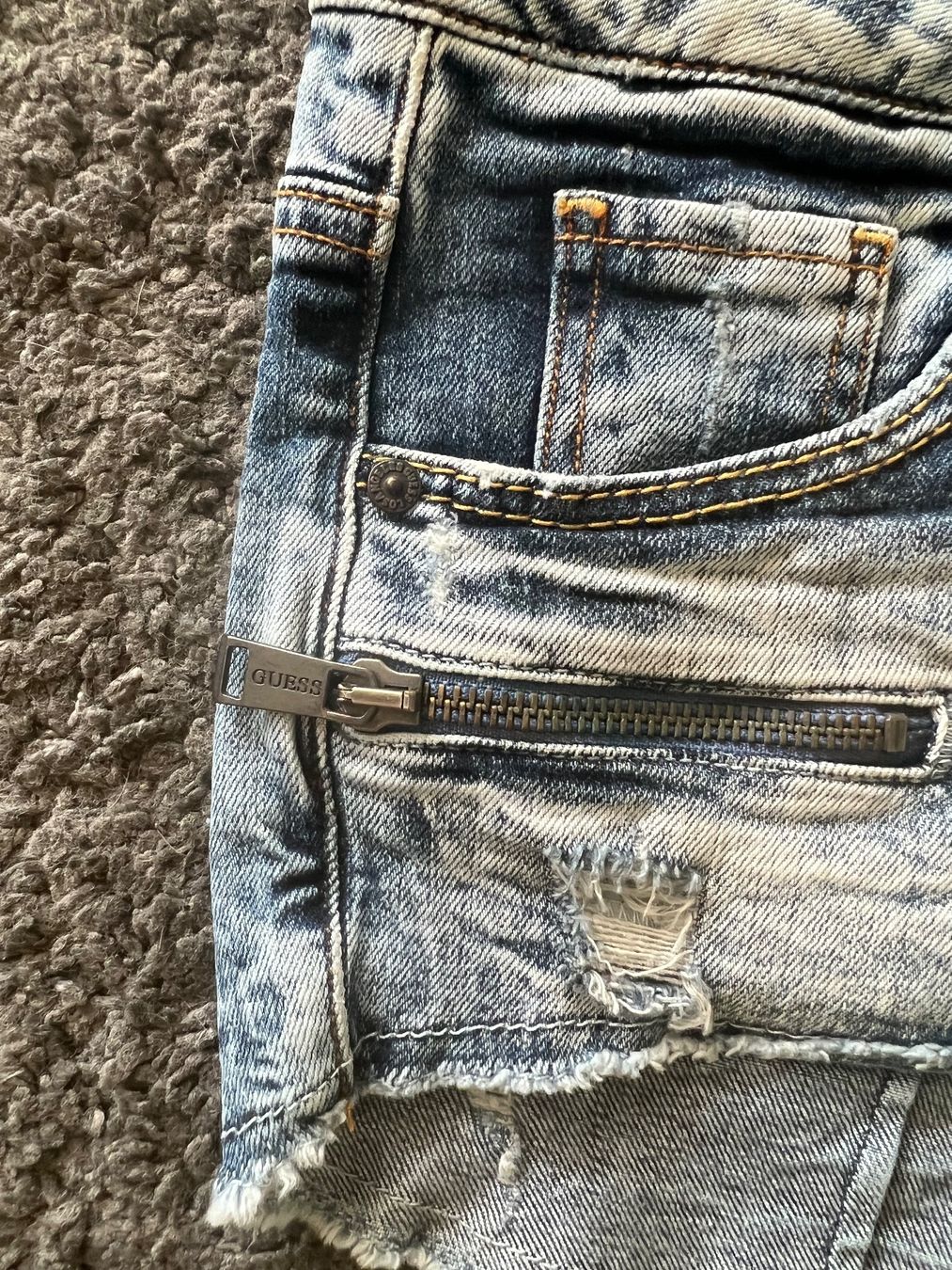 Guess Jeans: GUESS Jeansshort/Hotpants Gr. xs – Gebraucht aus Effretikon von Briga.S. 1