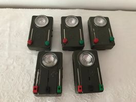 6 Stk. Militär Taschenlampen und 3 Karten