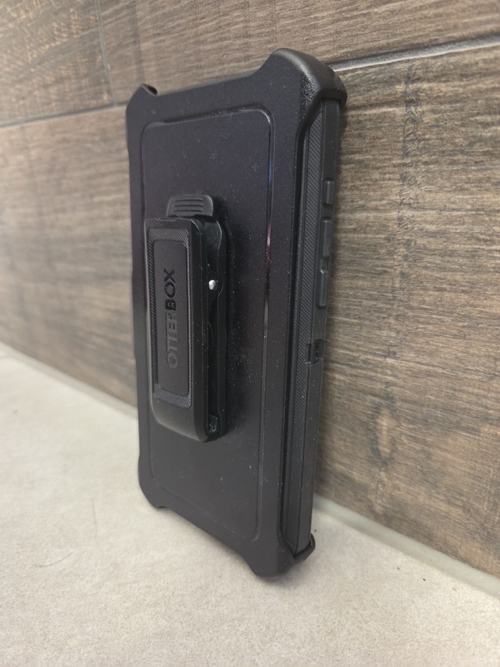 OtterBox Cover & Protezioni schermo: Robustes iPhone 15  Pro Max Outdoor-Case – Nuovo (secondo la descrizione) da Schlierbach venduto da smeralda1313 3