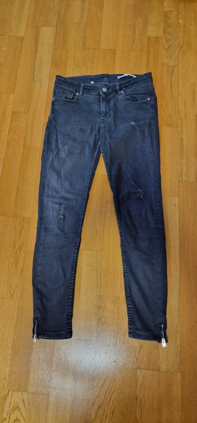 Zara Jeans: Zara Jeans - schwarz - Gr. 34 – Gebraucht aus Fällanden von zeno01