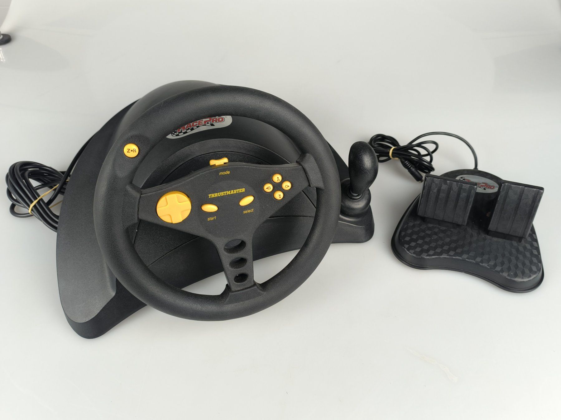 Thrustmaster Controller: Thrustmaster Formula Race Pro Lenkrad & Pedale N64 PS1 – Difettoso da Rüti ZH venduto da Restwert_Rueti_ZH