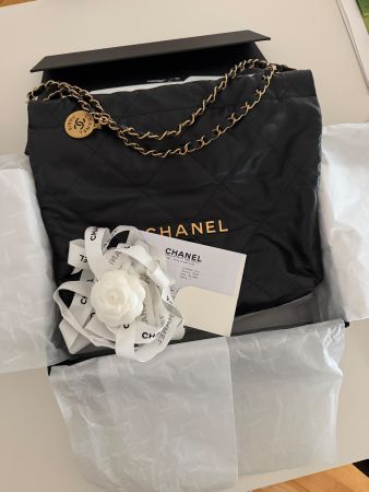 Chanel 22 Black