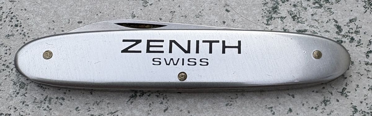 Victorinox Coltelli tascabile: Uhren Messer Zenith Swiss mit Etui – Usato da Bern venduto da Smintheus
