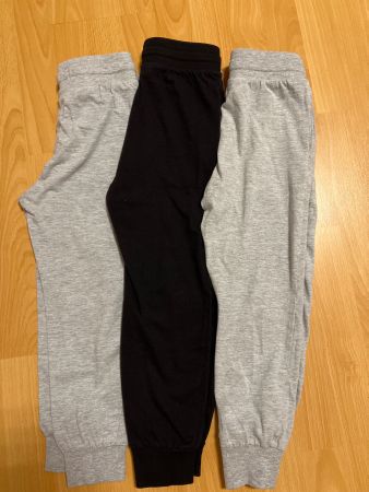 3 paar Hosen Kinder Grösse 128 grau und schwarz